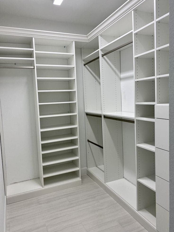 Floor-to-ceiling wardrobe in warm wood finish